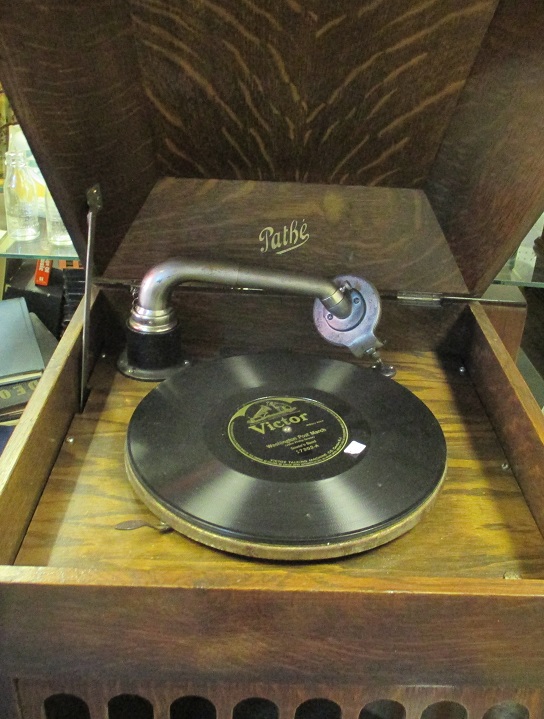 Pathe gramophone $435